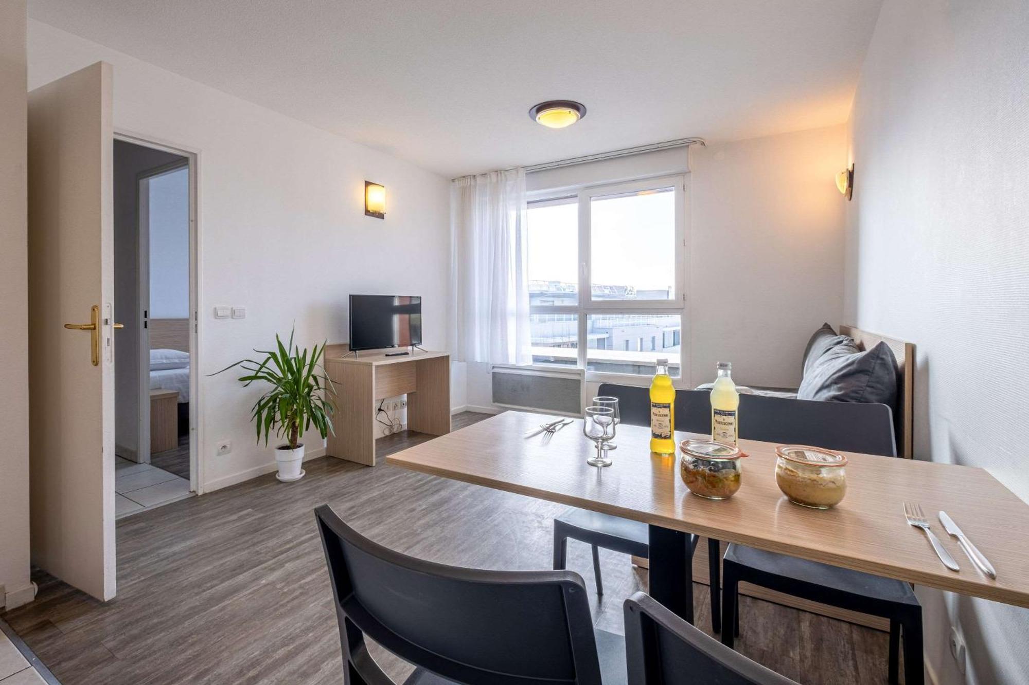 Comfort Aparthotel Les Hauts D'Annecy Buitenkant foto